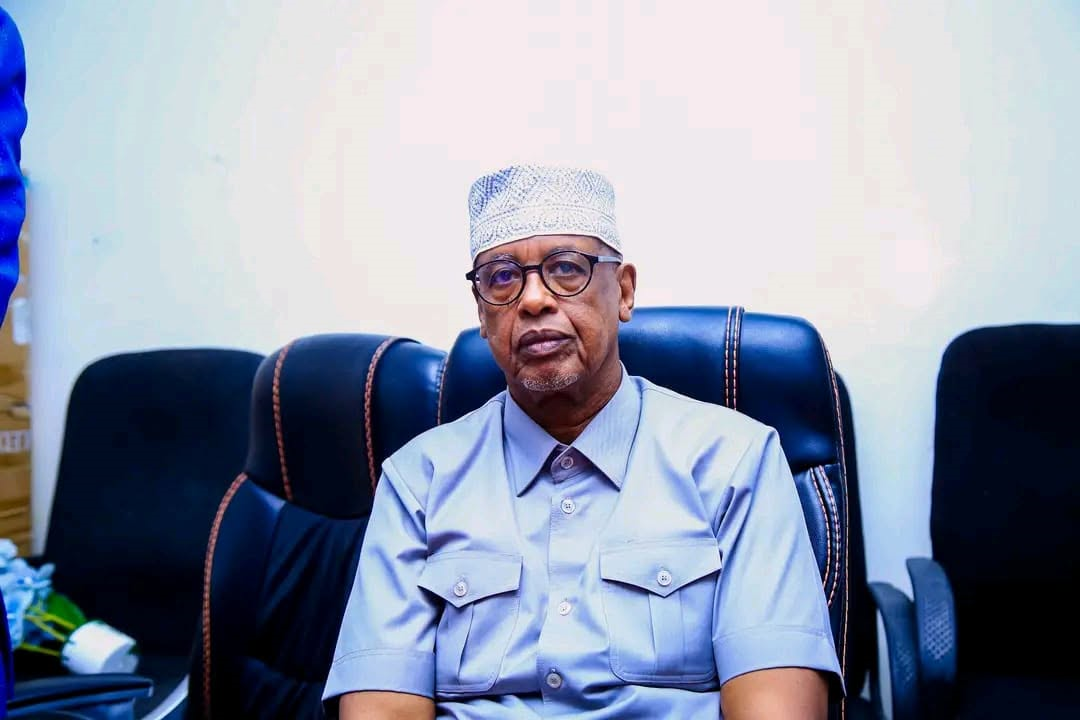 Wasiirka Deegaanka iyo Isbeddelka Cimilada Oo Soo Xidhay Tababar Afar Maalmood U Socday Shaqaalaha Wasaaradda
