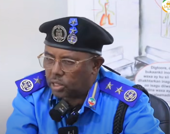 In Uu Qalin Sameyo Oo Uu Cudbi & Wax Walba Kaga Dhex Tago Bukaanka"Askari Cadabay Dhakhtar Ismodyada DAAWO
