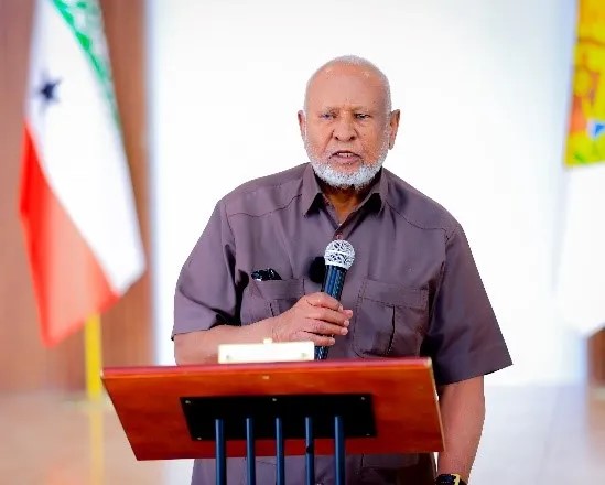 Gudoomiyaha Golaha Guurtida oo Sheegay inay Madaxweynaha JSL iyo Xukuumadiisa ba ay la Shaqeynayaan