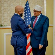 Madaxweyne Cirro oo Madaxtooyada Ku Qaabilay Ku-simaha Safiirka Maraykanka
