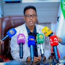 "Waxa socda looma dulqaadan karo ee talaabo hala qaado qaniinyana qaniinyo ayaa ka fujisa " X. Qodax DAAWO