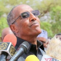 Sheeko Dhex Martay Trump, Askariggii Tegay, Xasan Sheekh Iyo Ismaaciil Cumar Geelle ( Abdi-Shotaly).