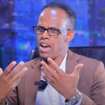 DEG DEG ''Hawshii Maxamed Abiib si fiican ayaa loo soo af jaray" Qaaar kamid ah xildhibaanada gobolka Awdal. DAAWO