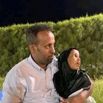 Dowladda Hindiya oo kasoo horjeesatay in dembi laga dhigo "kufsiga ka dhex dhaca lammaanaha is qaba"