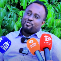 Daawo:-Xildhibaan Barkhad Iyo Xildhibaan Guruuje Oo Karbaashay Wasiir Fiqi