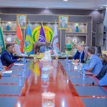 Wasiirka Arrimaha Gudaha Somaliland oo la kulmay Safiirka Denmark