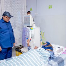 Madaxweyne Cirro Oo Booqday Qaybta Sifaynta Kelyaha Ee Cusbitaalka Hargeysa, Ballan Qaaday Horumarinta Adeegga