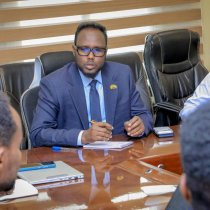 Wasiirka Gaadiidka oo Faahfaahiyay Xeer Cusub oo Lagu Maamulayo Badda Somaliland