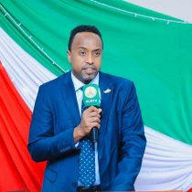 Guddoomiyaha Bangiga Dhexe: 