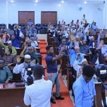 Xog ku saabsan kulamadii Madaxweynaha JSL la yeeshay Culimada,Xisbiyada,Ganacsatada &Baarlamaanka. DAAWO