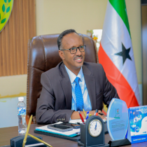 "Xukumada Boqolkii maalmooda Taariikhda waxa u galaysa in Xamse Bare dhul..."Wasiir hore Buuni. DAAWO