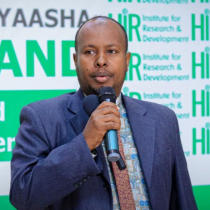 Wasiirkii Arrimaha Dibadu Xaguu Qabtay ?Xil Cali Qaran DAAWO