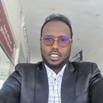 Madaxweyne Cagjarow Liyuu Boliska Shalay Ka Cabaneysey Ayaad Maanta Amaaneysaa, Adeerka Siyaad Bare DAAWO