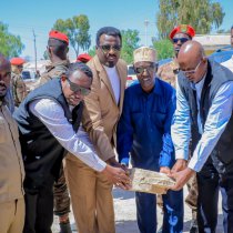 Madaxweynaha Dowladda Puntland Siciid abdullahi Deni ayaa dhisaya 4 Hay'addood.