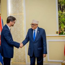Madaxweyne Cirro Iyo Safiirka Ingiriiska Oo Ka Wada Hadlay Xoojinta Iskaashiga Iyo Aqoonsiga Somaliland