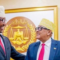 President elected Cabdiraxmaan received S/L commission members and nobles traditional leaders .  Ali Behi.