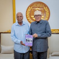 Madaxweyne Cirro Oo Qaabilay Qoraaga Buugga Taariikhda Waxbarashada Somaliland