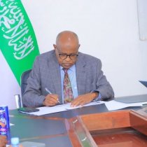 "Qaramaynta Ciidamada madaniga ah waa haybadii Qaranka oo soo noqotay " Siyaasi Khadar Lafaruug. DAAWO