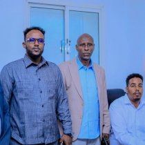 Maxay yihiin caadooyinka iga dhigi kara qof caqli badan iyo kuwa aan iga dhigi karin?