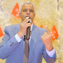 "Maaha in shirkadaha la kala dhaweysto" Xildhibaan Cabdikariin DAAWO