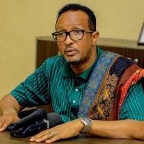 Cabdikariim Axmed Mooge oo Ammaanay Xoghayaha Fulinta ee Dawladda Hoose Hargeysa