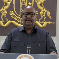 "Waa in ay isa soo dhiibaan kuwa wali leh federaalka ayaanu ka tirsanahay"Madaxweyne Deni DAAWO