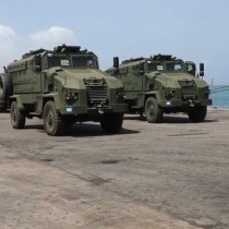 Daawo Turkiga oo gaadiiid dagaal oo cajiib ah ku wareejiyey Dowlada Soomaaliya