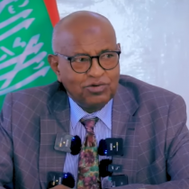 "Bulshada Somaliland Waxa aan Leeyahay Cadawgeena ha u Noqonina Qalinkii uu Wax ku Qorayay" Xil Khadar Xuseen