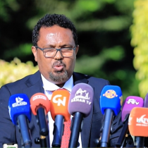 "Arinta Gablbeedka iyo Khilaafka Beelaha walalaha ah wanaagsan ayey ku dhamanaysaa"Gudoomiye Beegsi DAAWO