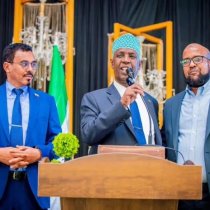 Wefti ka socday Baanka dhexe ee Somaliland oo safar shaqo ku tegay dalka Kenya,ayaa kulamo muhiim ah la qaatay madaxda maaliyadeed ee Caymiska dhigaalka 7 dal.
