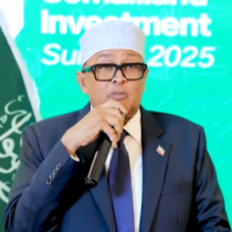 Taliyaha Ciidanka Qaranka JSL Oo Xafiiskiisa Ku Qaabilay Samafale Hibo Nuura Maxamed Dirir  DAAWO