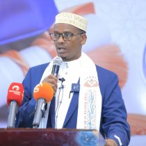 Wasiirka Diinta Iyo Awqaafta Oo Ku Baaqay Qorshe Iyo Wada-shaqayn Adag
