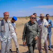 Guddoomiyaha Maroodi-Jeex oo Kormeer ku Tagay Cuna-qabad, Kana Hadlay Xaaladda Abaarta iyo Muranka Dhulka