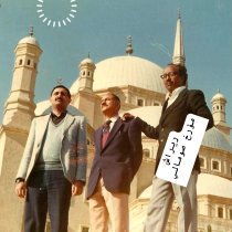 الرئيس الأمريكي دونالد ترامب وسياساته (خصوصًا مشروعه الضريبي وسياساته الاقتصادية والسياسية) بوصفها تهديدًا لبنية الدولة الأمريكية، تمامًا كما ساهمت البيريسترويكا في تفكك الاتحاد السوفييتي.