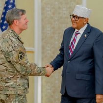 Madaxweyne Cirro Iyo Taliyaha Ciidamada Hawl-gallada Gaarka Ah Ee Maraykanka Ee Afrika Oo Ka Wada Hadlay Xoojinta Iskaashiga Amniga