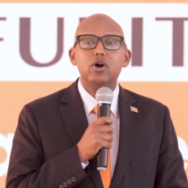 "Xukuumaddu Si Buuxda Ayay u Garab Taagan Tahay Horumarinta Tacliinta" Wasiirka Arrimaha Gudaha