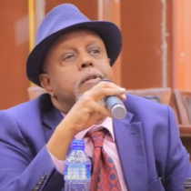 Dad Badan Baa Laha Cabdiraxman Hadu Imaado Bariga Oo Gariiraya Ayaa Sogalaaya...."Siyaasi Mahdi DAAWO