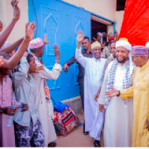 DAAWO: Suldaanka Cusub Ee Beesha Arab Oo U mahadceliyey Dadkii Ka Soo Qayb Galay Aaskii Aabihii