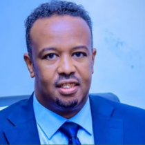DEGDEG: Madaxweyne Xasan Shiikh Maxamuud ayaa magacaabay Guddoomiyaha Gobolka Banaadir ahna Duqa Muqdisho. Maxamed Axmed Amiir.