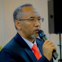 DEG DEG: Guddoomiyaha WADDANI Oo Sheegay In Somaliland Ka Shidaal Jaban Tahay Sucuudiga Iyo Imaaraadka