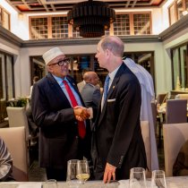 Madaxweyne Cirro iyo Boqorka Ingiriska Walalki oo kulmay iyo Waxa Ay Ka Wada Hadleen DAAWO