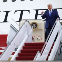 Trump oo Soo Bandhigay Diyaarad Cusub oo Noqonaysa Air Force One