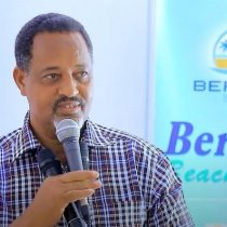 Maayirka Berbera Oo Ku Dhawaaqay Inuu Banneeyey Xilka, Kuna Baaqay Midnimo