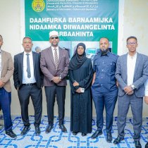 Wasiirka Warfaafinta Somaliland oo Daah-furay Barnaamijka Diiwaangelinta Warbaahinta Dalka