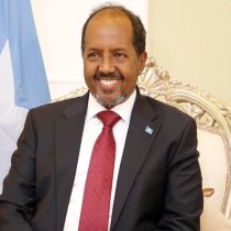 Doqoneey Dabka Ba"Ye, Dadka Waxay U Jeceshahay Ka Dilooy Amaantaa, Daayay Tidhahdaa Difaackii U Fidinaaya.